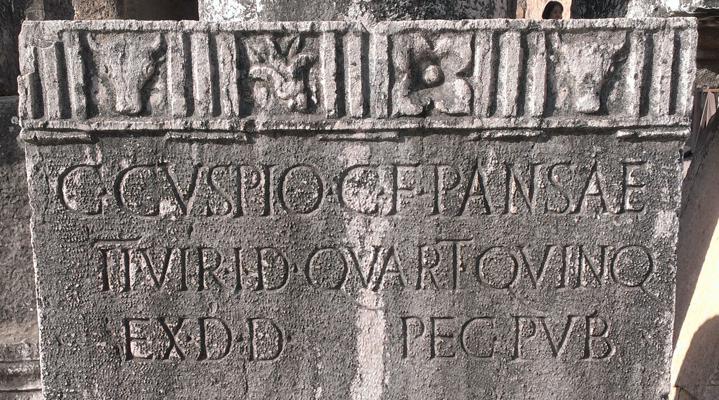 Inscribed plinth from Pompeii forum. (Photo by the author.)